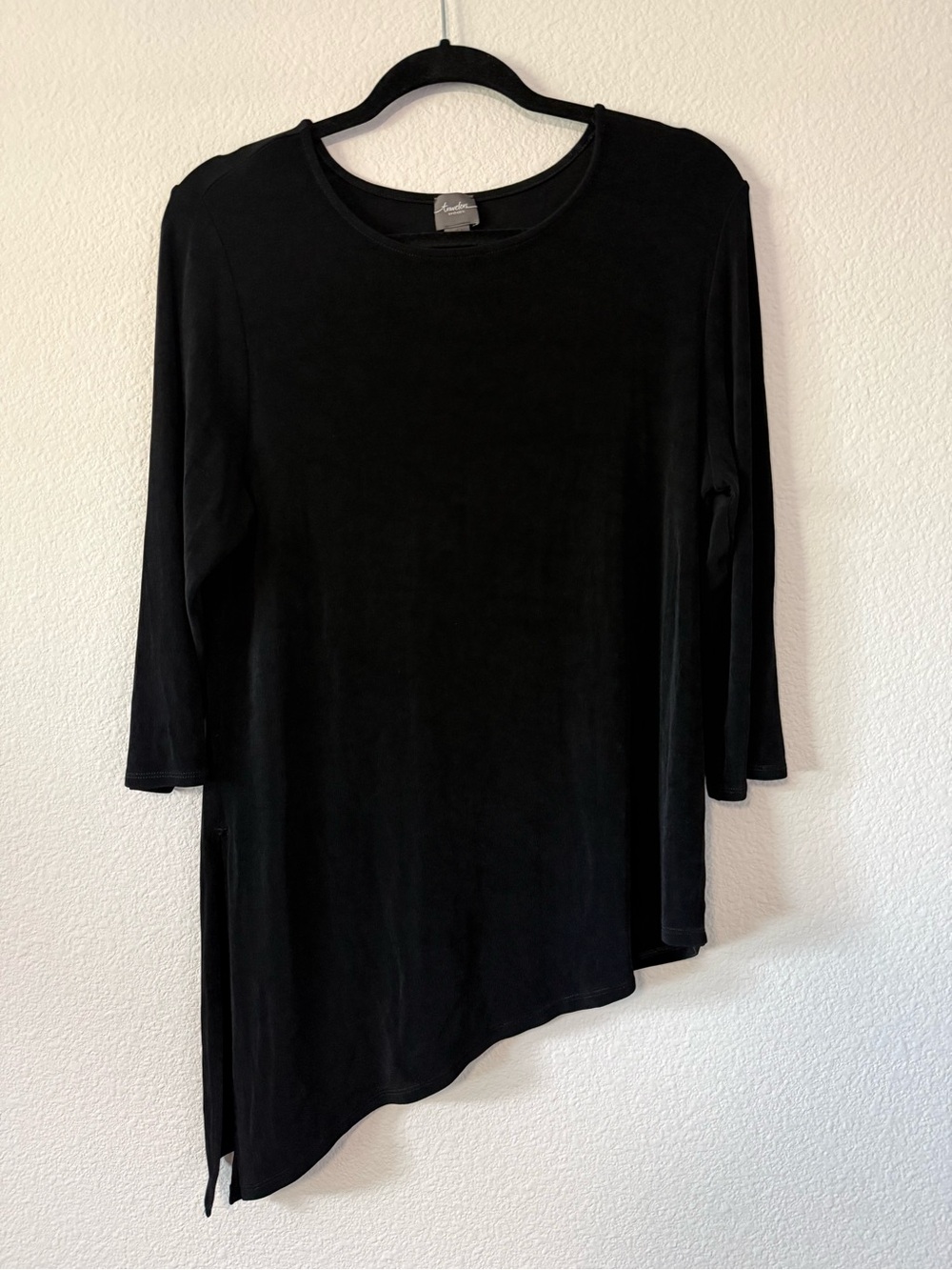 Chicos Travelers Women's Black Asymmetrical Tunic Top - Minimal Long Sleeve B3